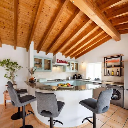 Seashore Escape Chalet *