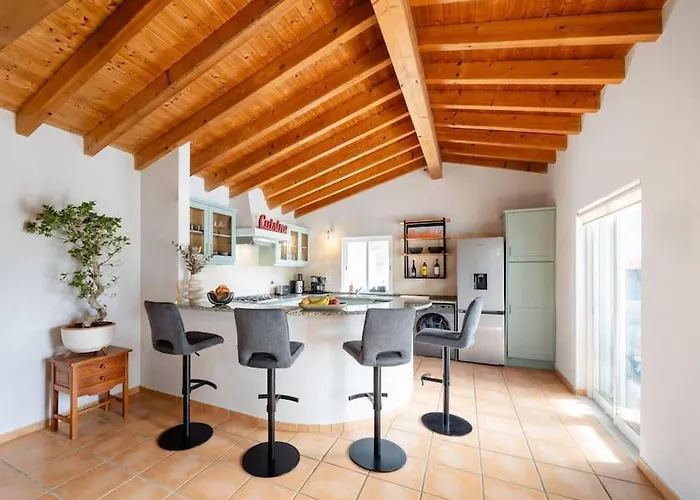 Seashore Escape By Lisbeyond